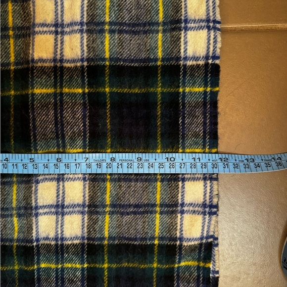 SCOTTISH EXPERIENCE LAMBSWOOL Highland Tartan Clan Plaid Scarf Fringe Blue White - Picture 11 of 12